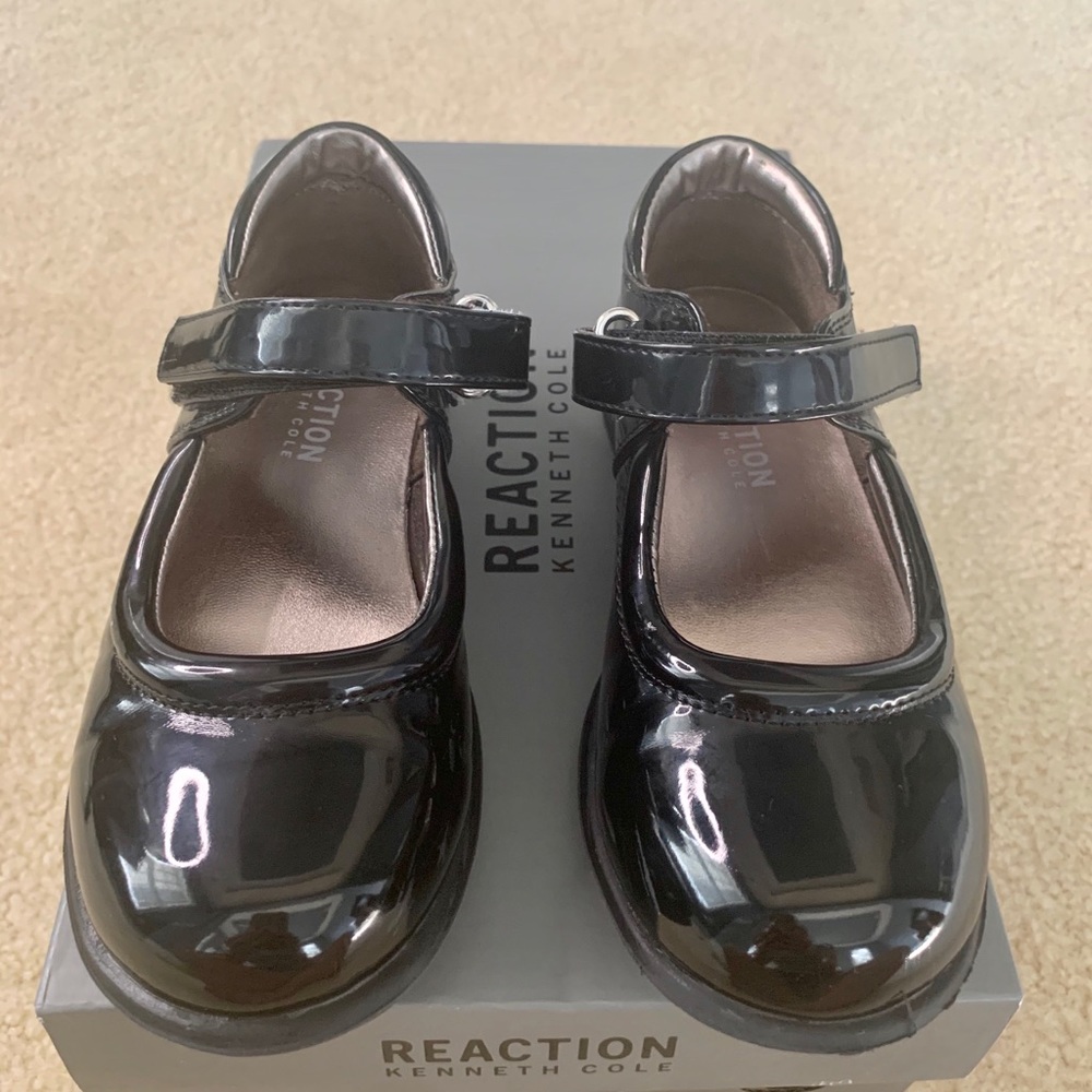Kenneth Cole Black Patent Girls Mary Janes